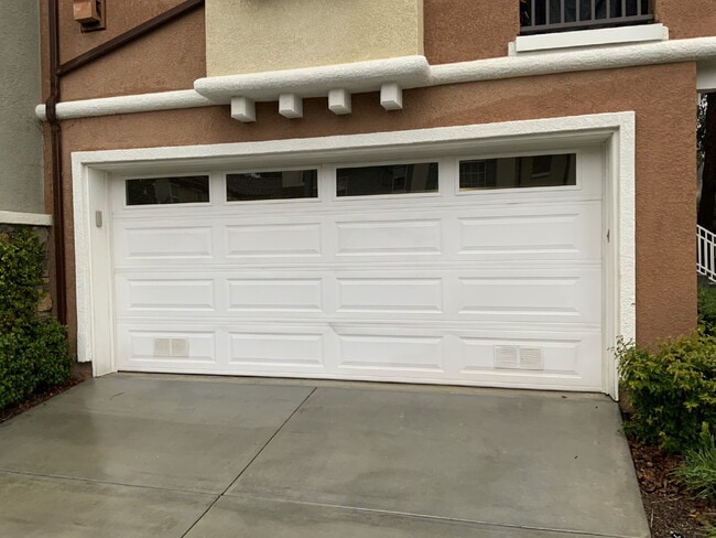Photo - Beautiful Valencia Townhome in the Highly Desirable Village Walk Community