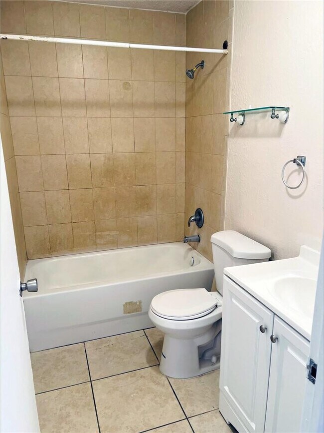 Photo - 400 NW 65th Ave Unidad 209