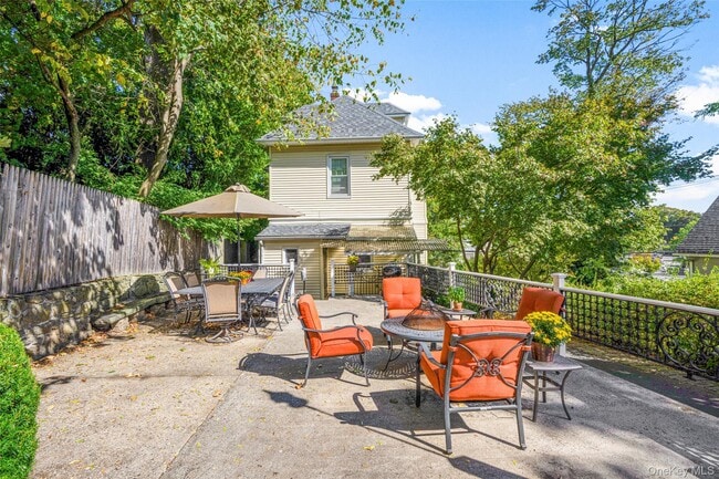 Photo - 49 Weaver St