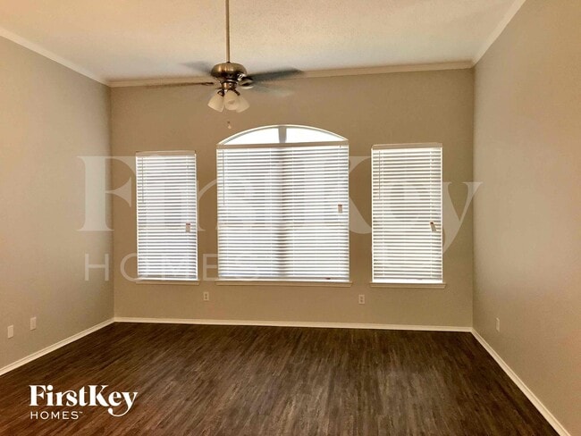 Photo - 424 Valley View Dr