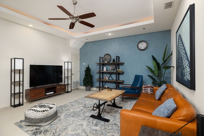 Photo - 1304 E Pineridge Ave