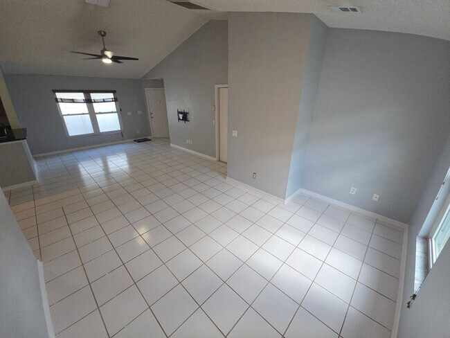 Photo - 3/2 Home in Valrico