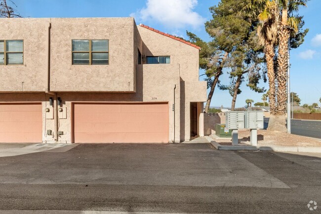 Building Photo - 3 Bedroom Townhome in East Las Vegas!