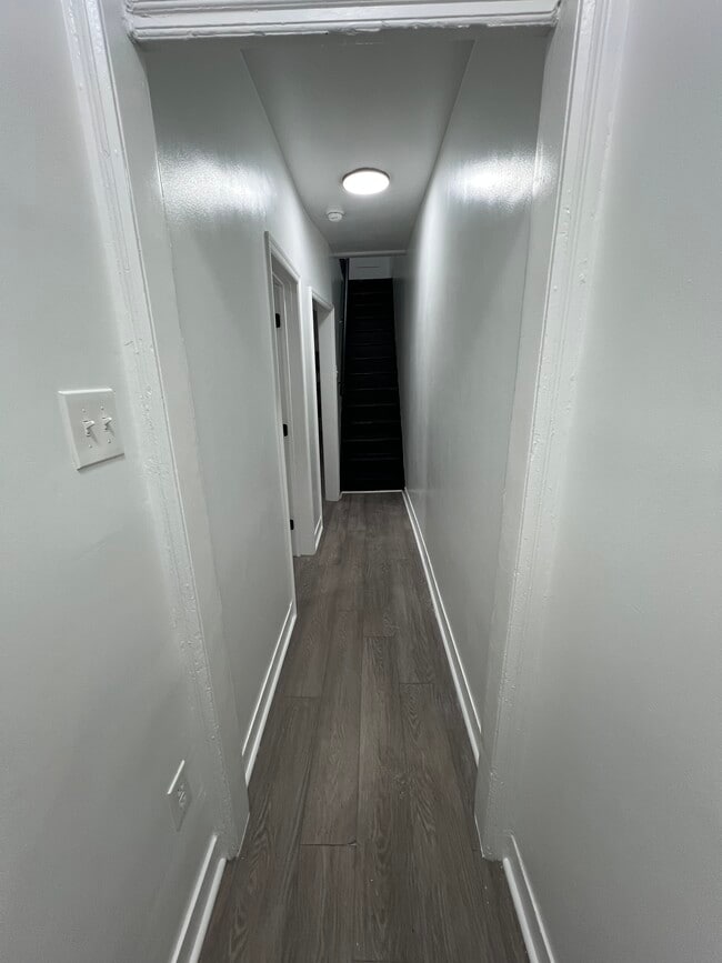 Photo - 225 Lloyd St