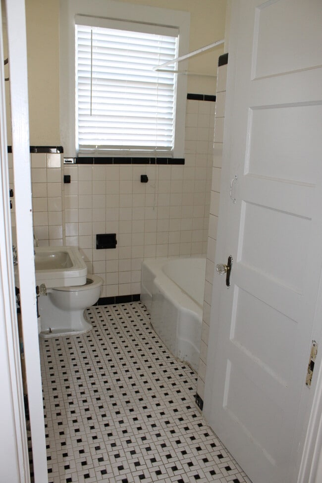 Photo - 1022 Riviera St