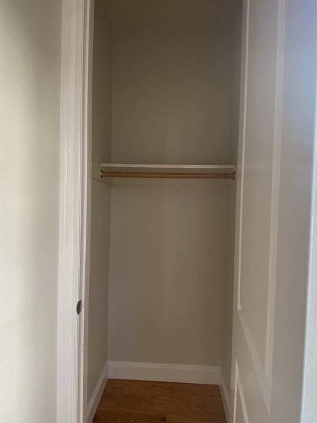 Photo - 7 Leroy Plz Unit 7