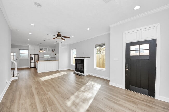 Building Photo - 1320 Dorothy St