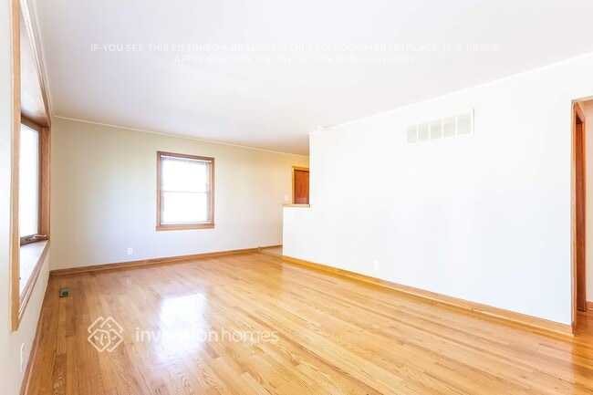 Photo - 8841 Merrimac Ave