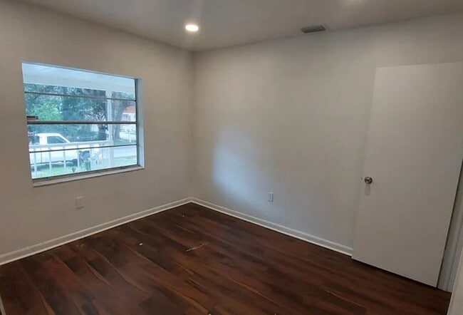 Photo - 824 Valencia Ave