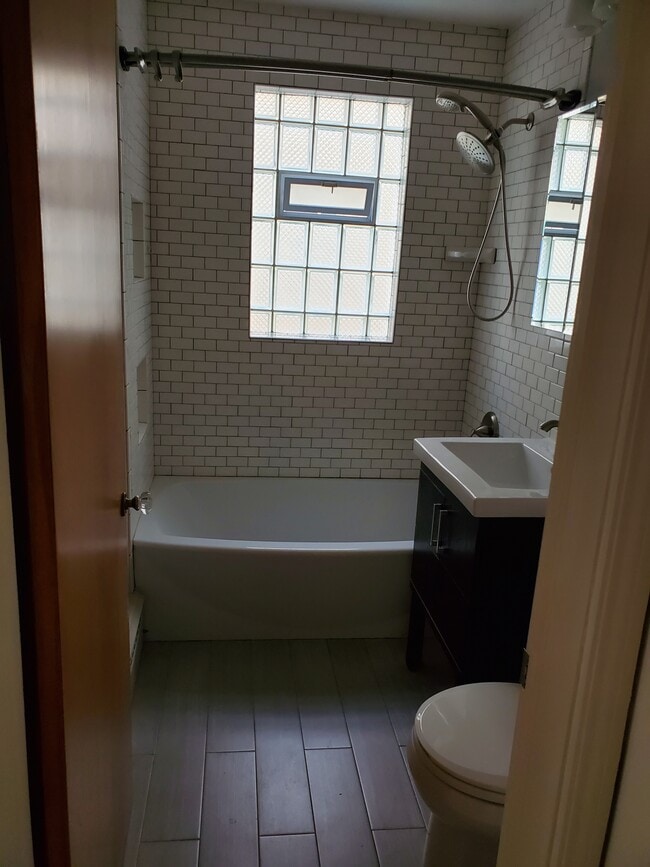 Photo - 2650 W Gregory St Unidad 1W