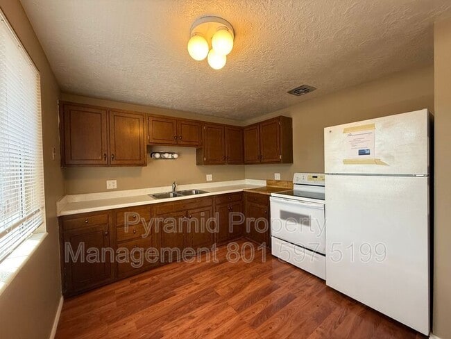 Photo - 1495 S 200 E