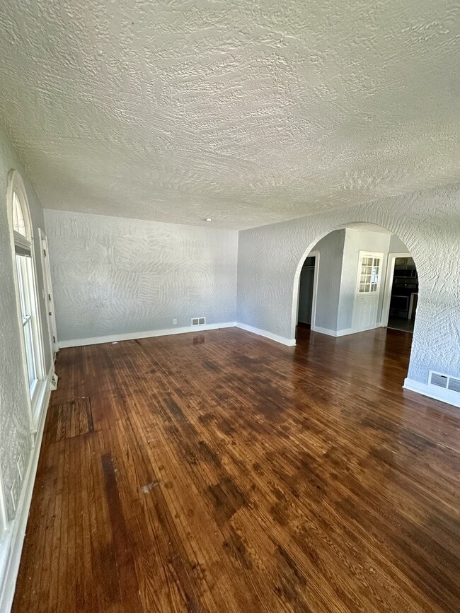 Photo - 129 W 3rd St