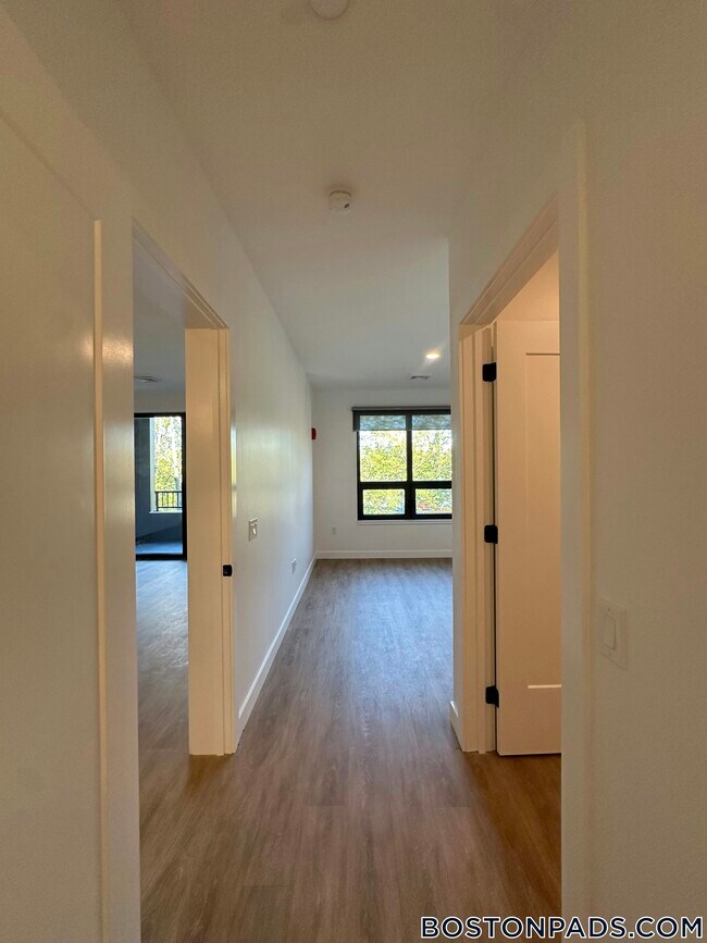 199 Gardner St Unit 207