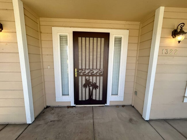 Photo - 1322 Scotch Pine Way