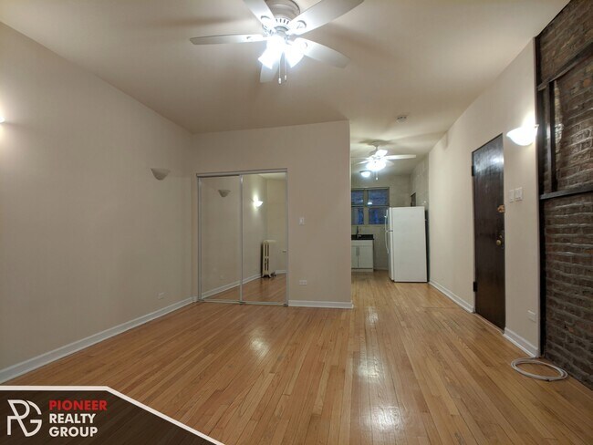 Photo - 4237 N Paulina St