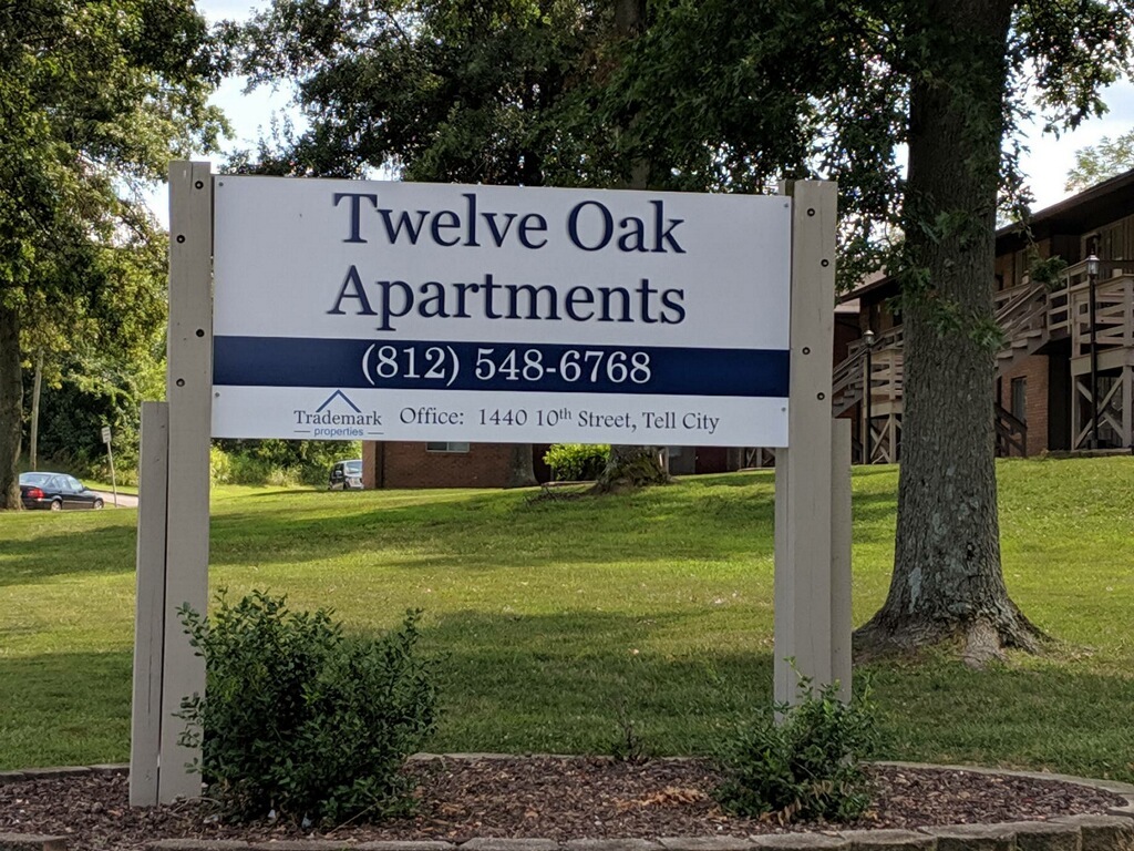 Twelve Oak Apartments - Twelve Oak Apartments Unit 101