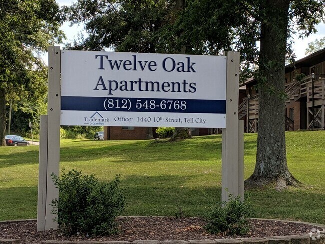 Building Photo - Twelve Oak Apartments Unit 101