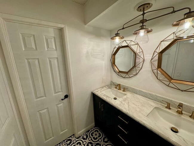 Photo - Beautifully Remodeled Home with Private Patio in Ontario