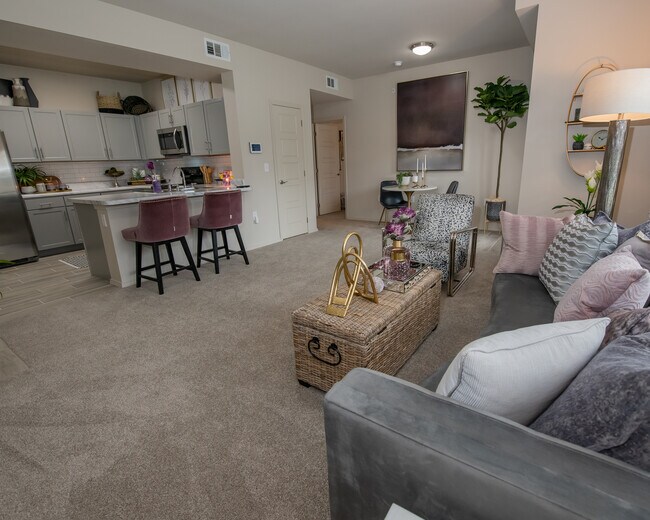 97 North Oak Apartments Kansas City, MO