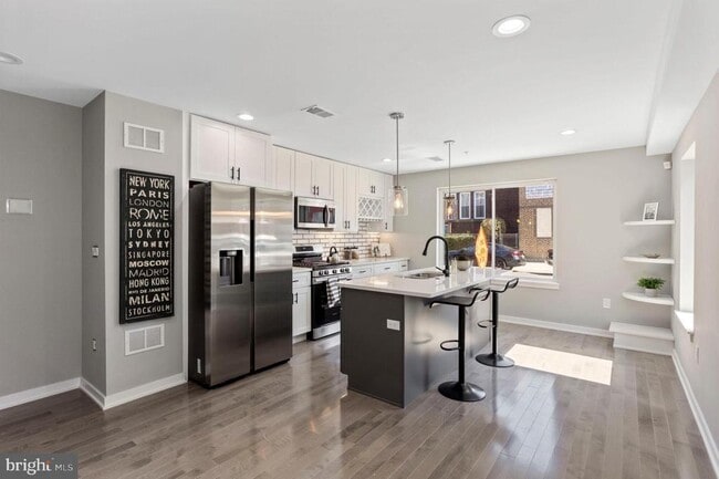 Building Photo - 1412 S 22nd St