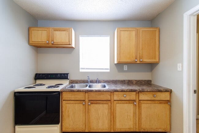 Photo - 6213 Commodore Dr