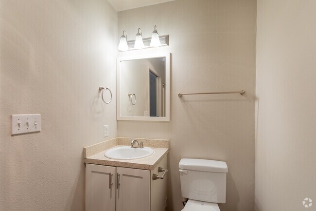 2BR,2BA-870SF - Pine Ridge