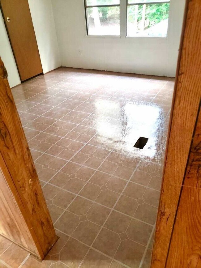 APPROVED SECTION 8 VOUCHERS APPLY NOW! 3 B... Rental House Rental in