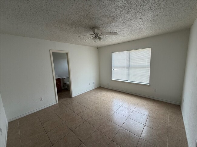 Photo - 1917 Estate Dr