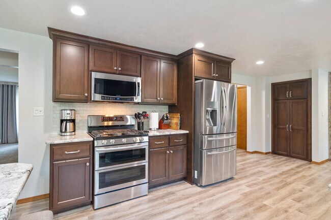 Photo - 1212 Circle Dr