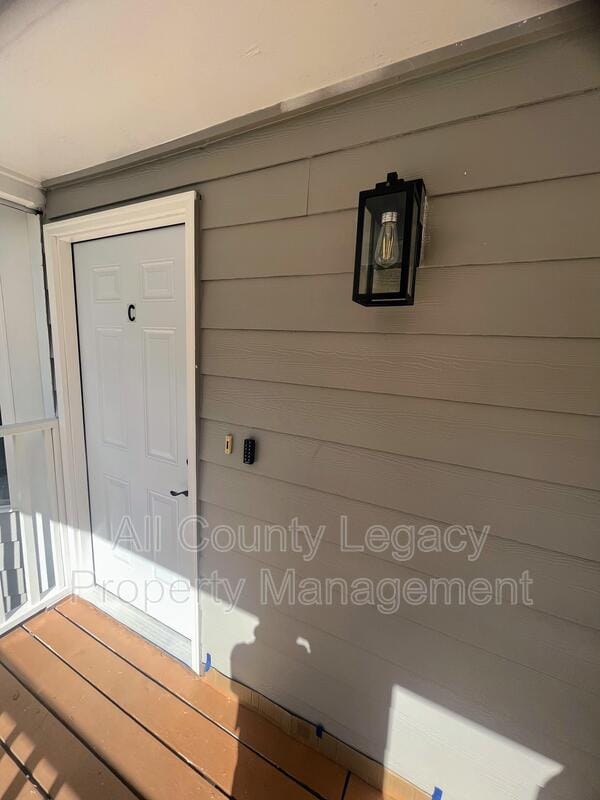 Photo - 140 Cumberland Ct