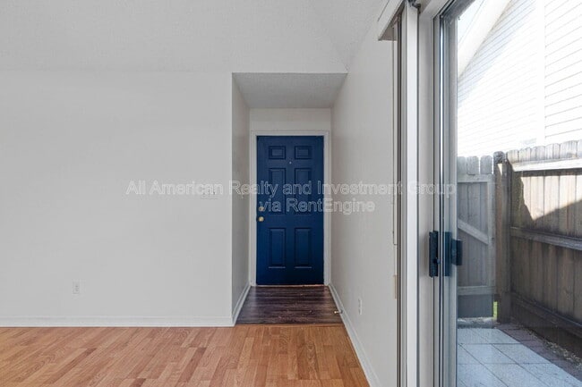 Photo - 1721 Colonial Ct