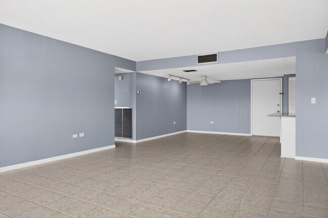 Dining room - 500 Treasure Island Causeway Unit 504