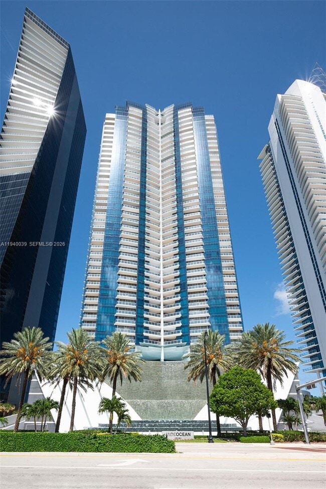Building Photo - 17121 Collins Ave Unit 2106