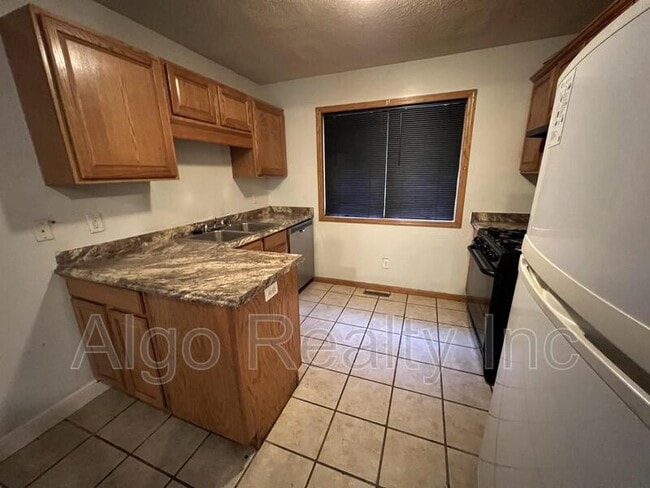 Photo - 2931 N Aldrich Ave