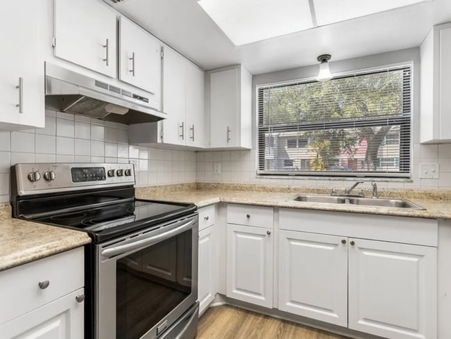 Photo - 2820 S Pines Dr