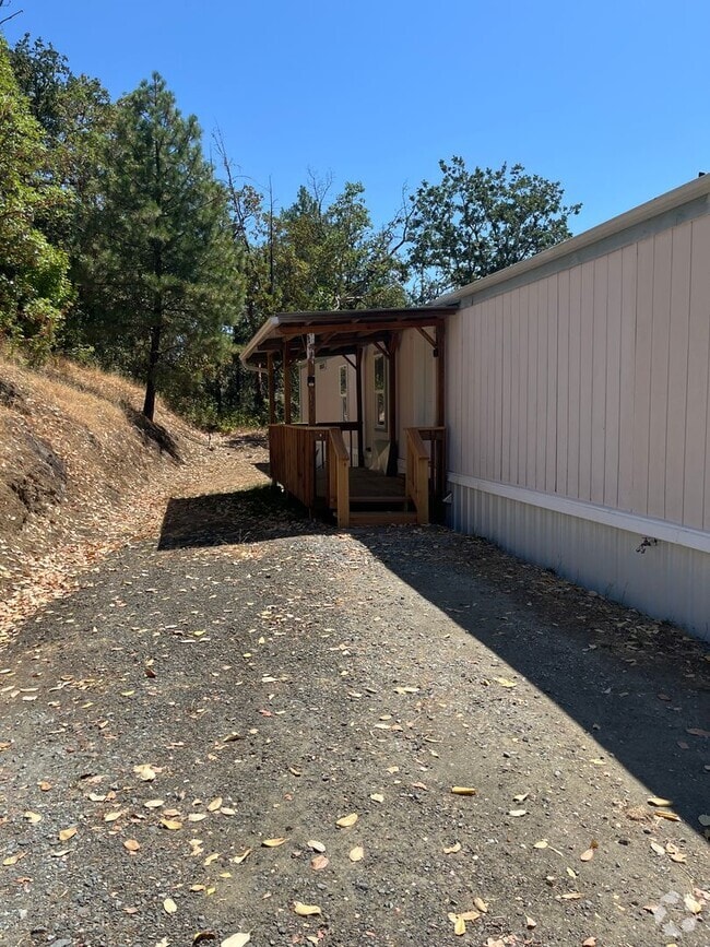 Building Photo - 1267 Yokum Rd Rental