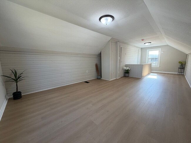 Photo - Remodeled 3 bed, 1 bath home for rent in E...