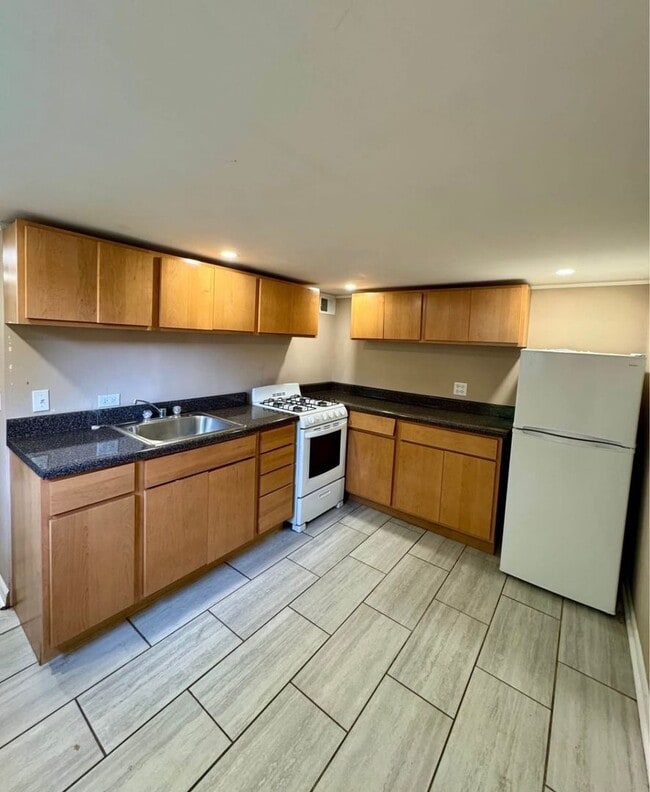 3135 N Tripp Ave Unit 3135 N. Tripp #G