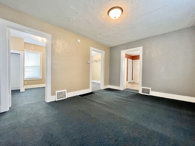 Photo - 917 Amity Ave