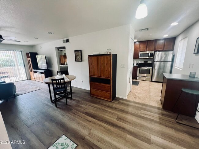 Photo - 4354 N 82nd St Unidad 183