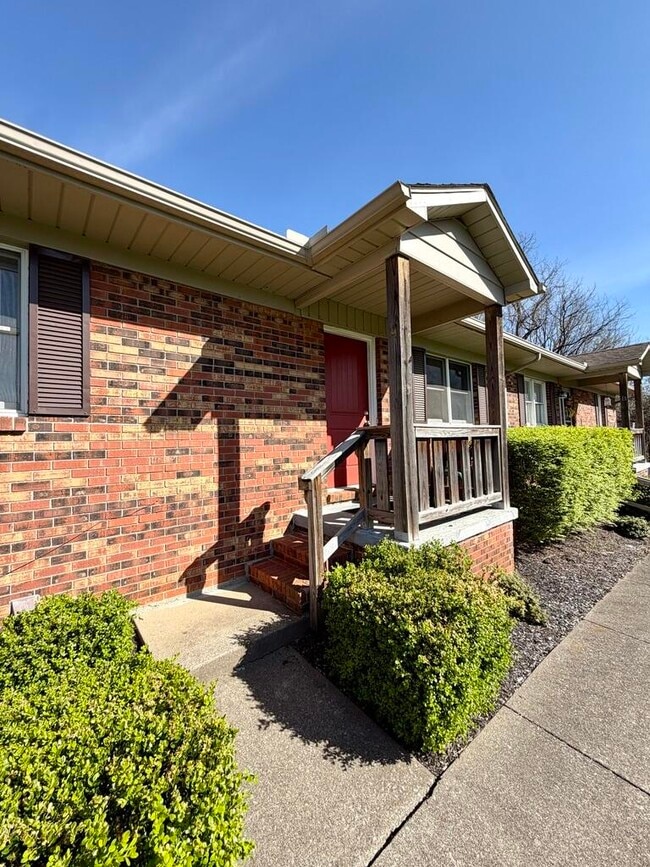 Building Photo - 115 Beecher St