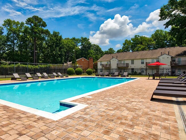 Photo - Courts at Yorkshire Downs Apartments