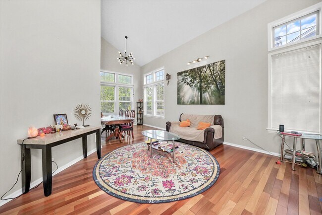 Photo - 2227 Avalon Ct S