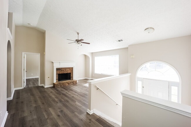 Photo - 587 Rosewood Cir