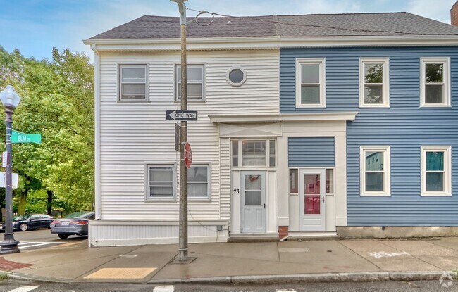 Building Photo - 73 Elm St Unit 2 Rental