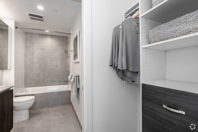 2HAB, 2BA - 990 ft² - 825 South Hill