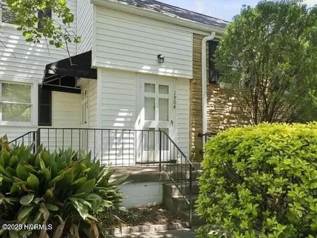 Building Photo - 1904 Smallwood Dr Unit 4 Rental