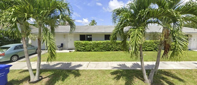 Building Photo - 4260 Stirling Rd Rental