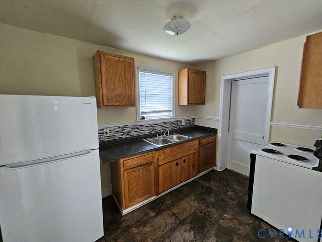 Photo - 2405 Granville Ave