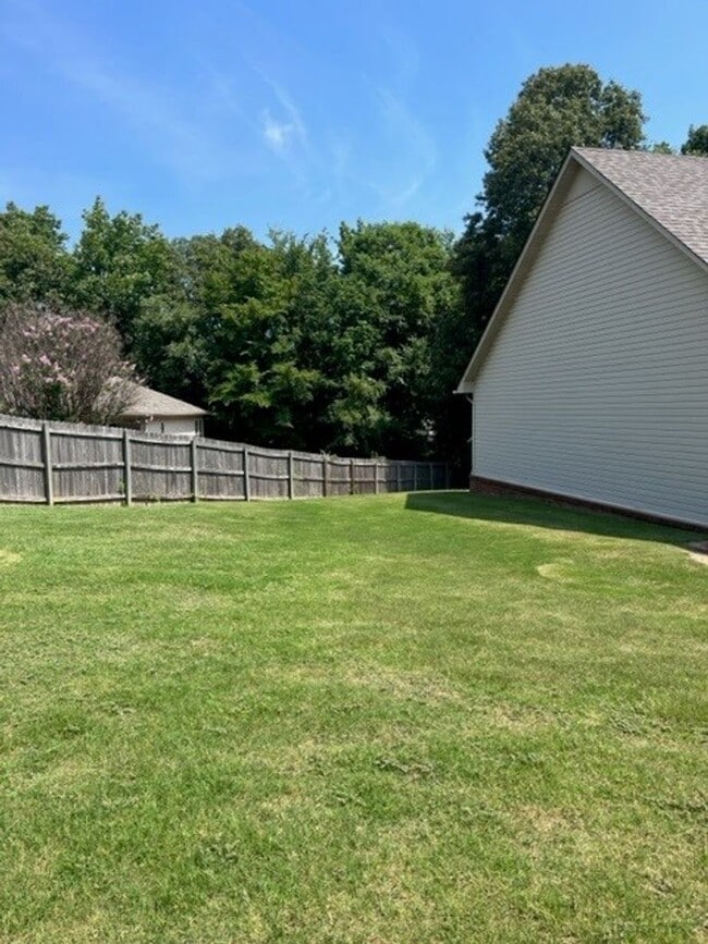 Photo - 3 Bed / 2 Bath in Hunters Ridge off of S. Culberhouse